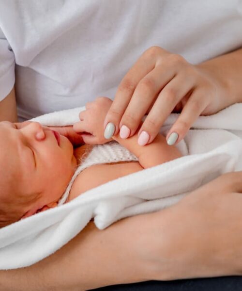 Alternativas al embarazo natural: adopción y subrogación para personas de Houston (Texas)